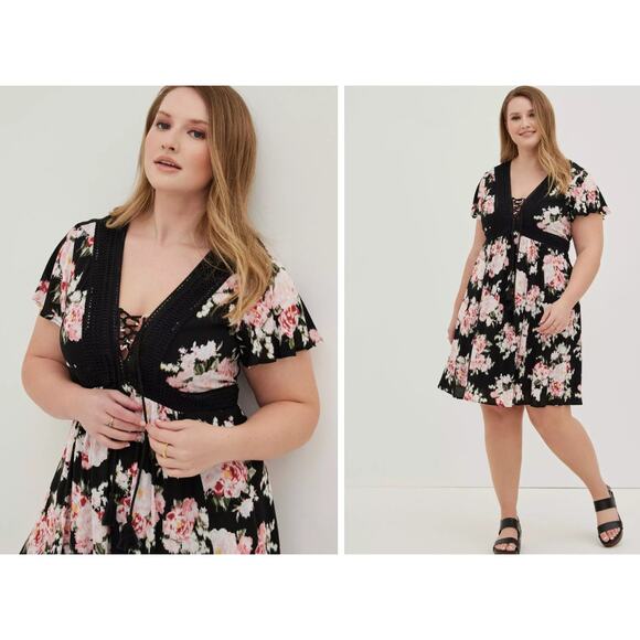 Mini Gauze Lace-Up Skater Dress Floral Boho Size 4X NWT Knee Length - Picture 1 of 9